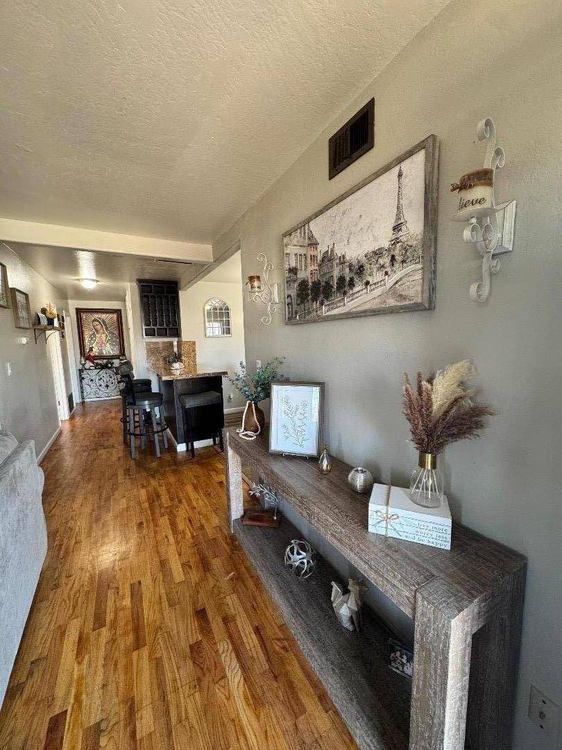 Salinas, CA 93906,1121 Granada AVE