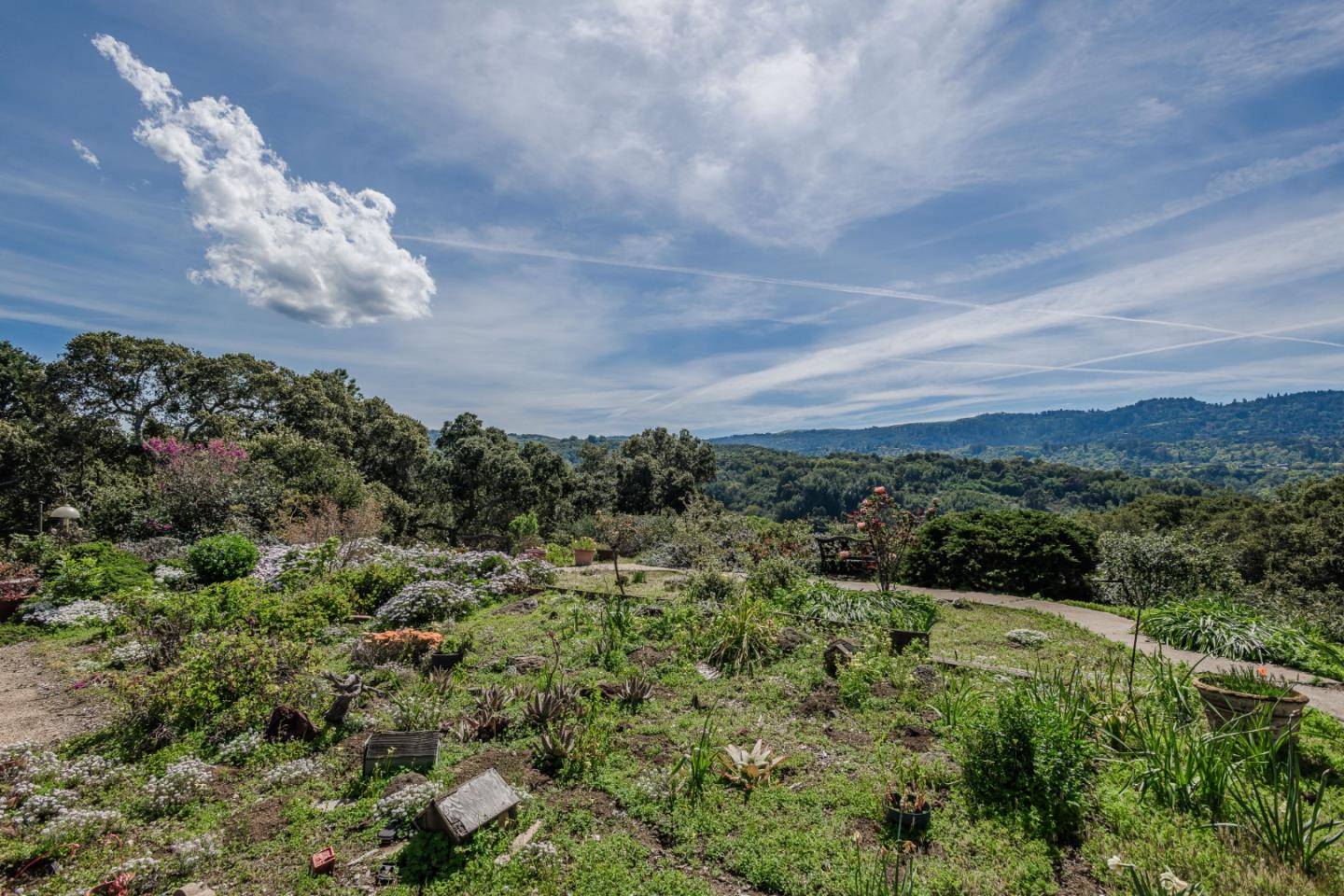 Portola Valley, CA 94028,640 Los Trancos RD