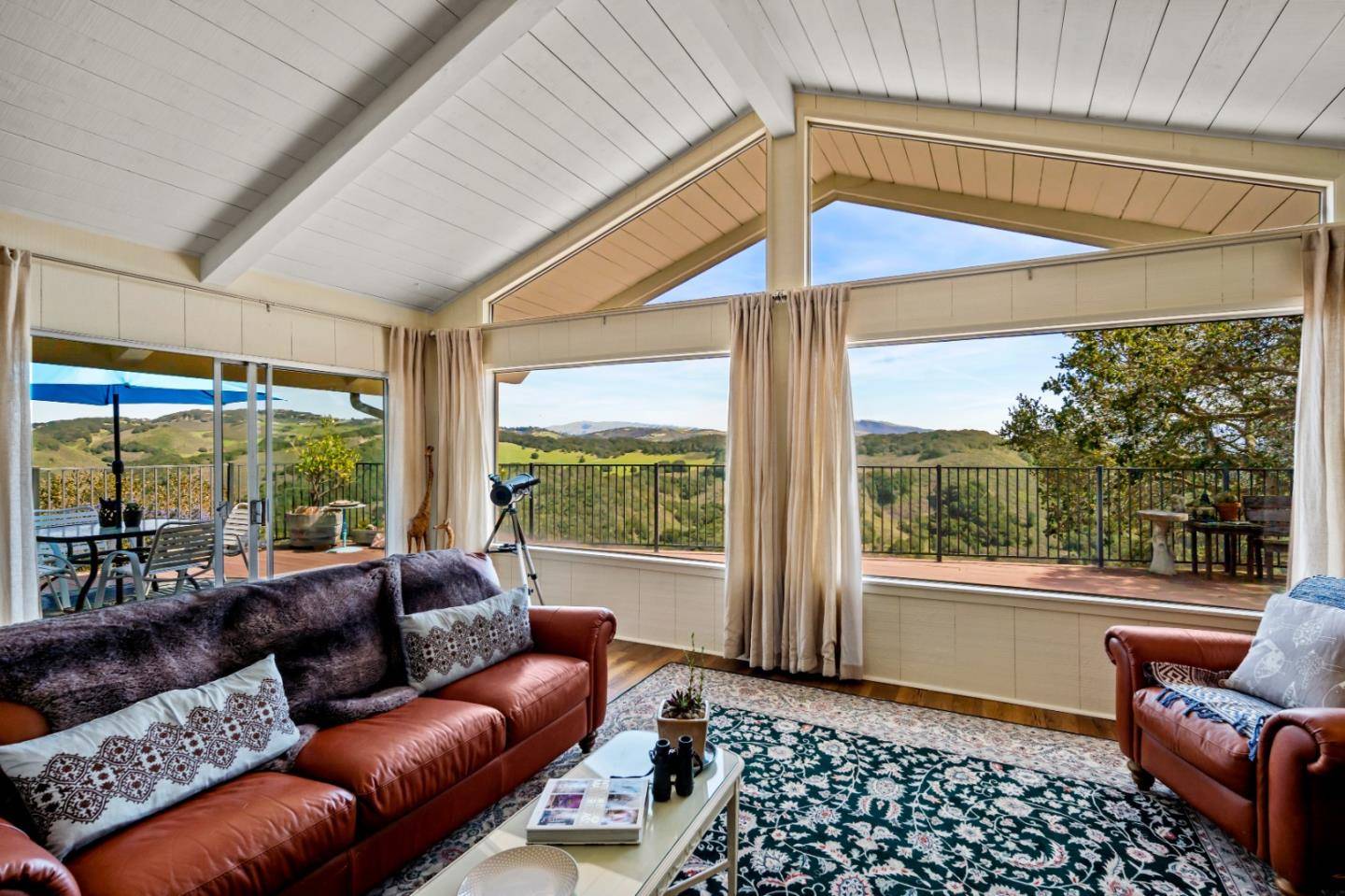 Carmel Valley, CA 93923,25435 Via Cicindela
