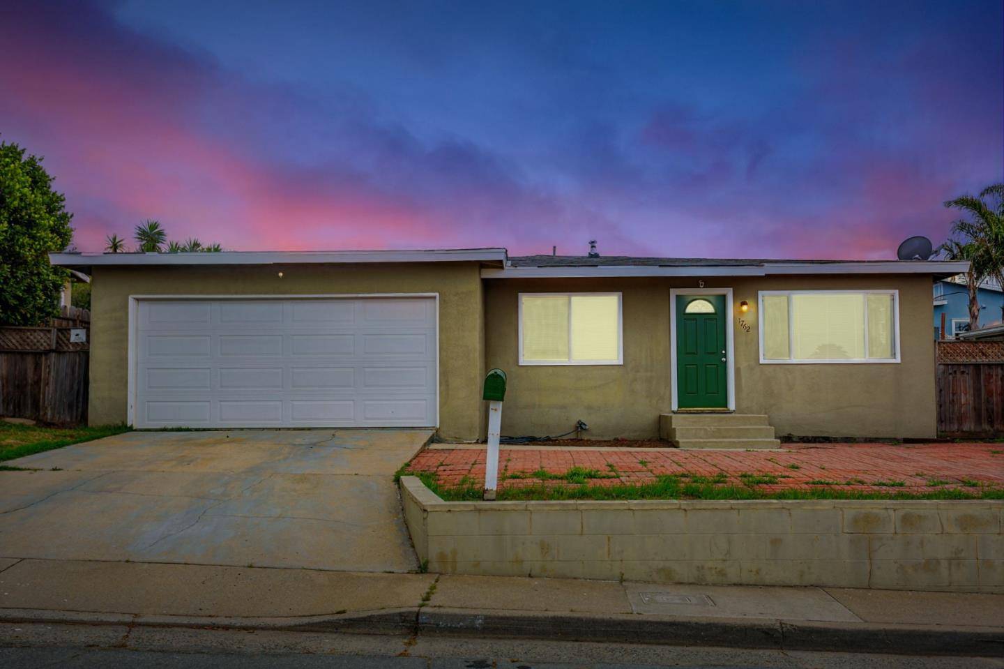 Seaside, CA 93955,1762 Luzern ST