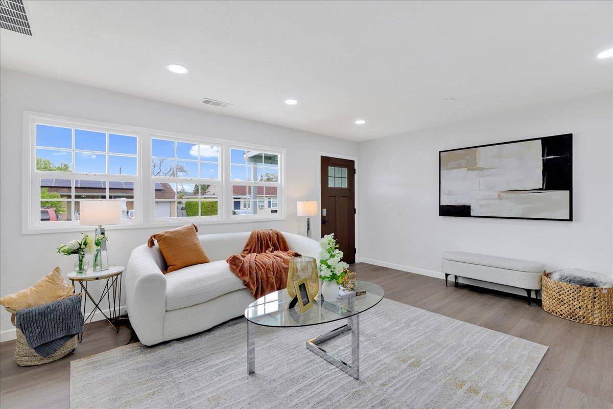 Sunnyvale, CA 94086,824 Acacia AVE