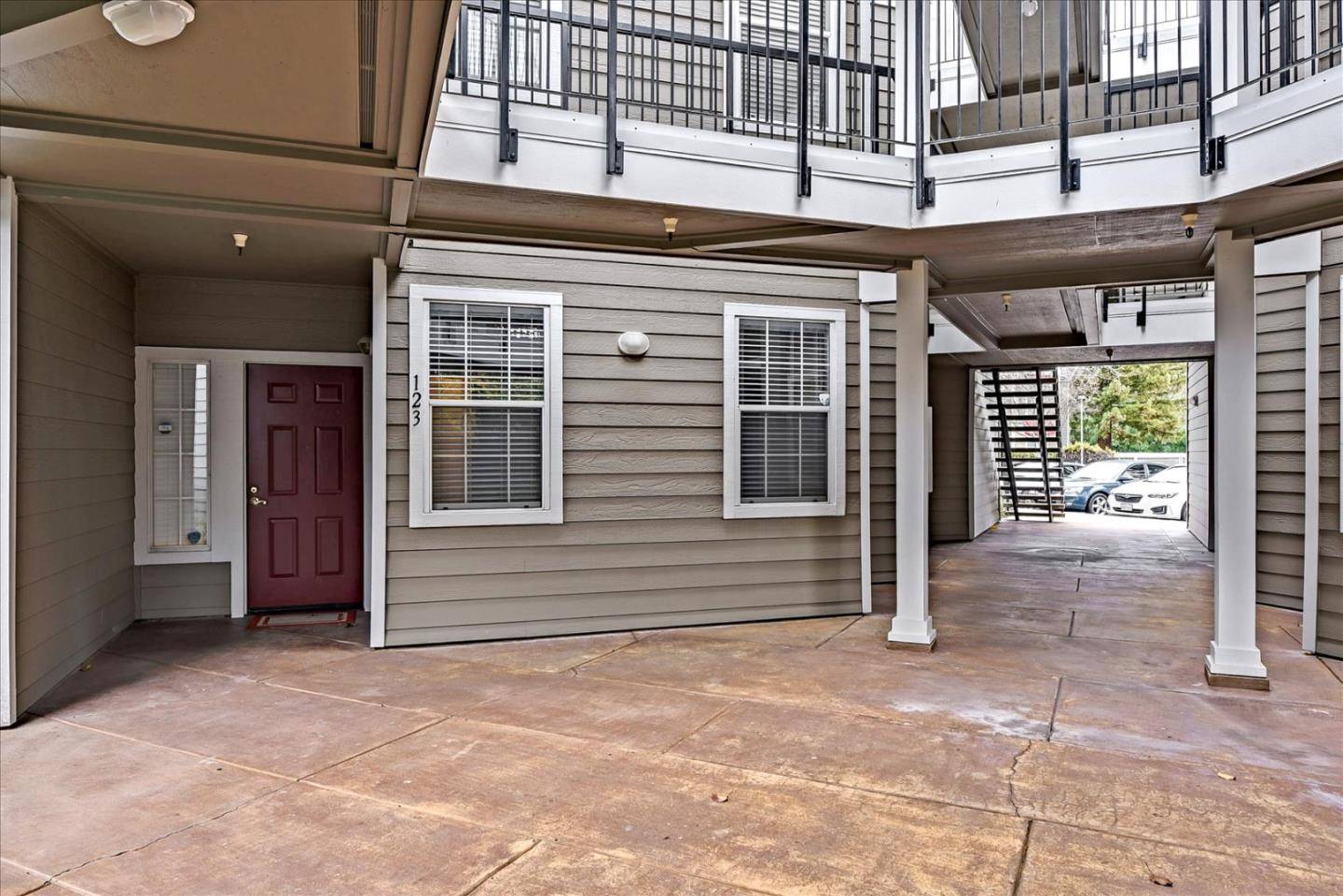 Sunnyvale, CA 94085,250 Santa Fe TER 123
