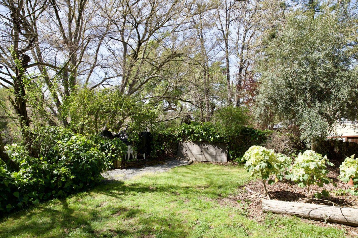Penngrove, CA 94951,9989 Oak Street