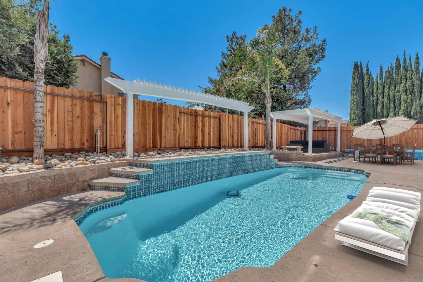 Hollister, CA 95023,2161 Teakwood CT