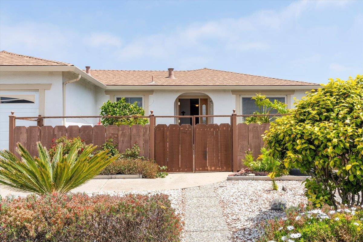 Marina, CA 93933,137 Silverwood PL