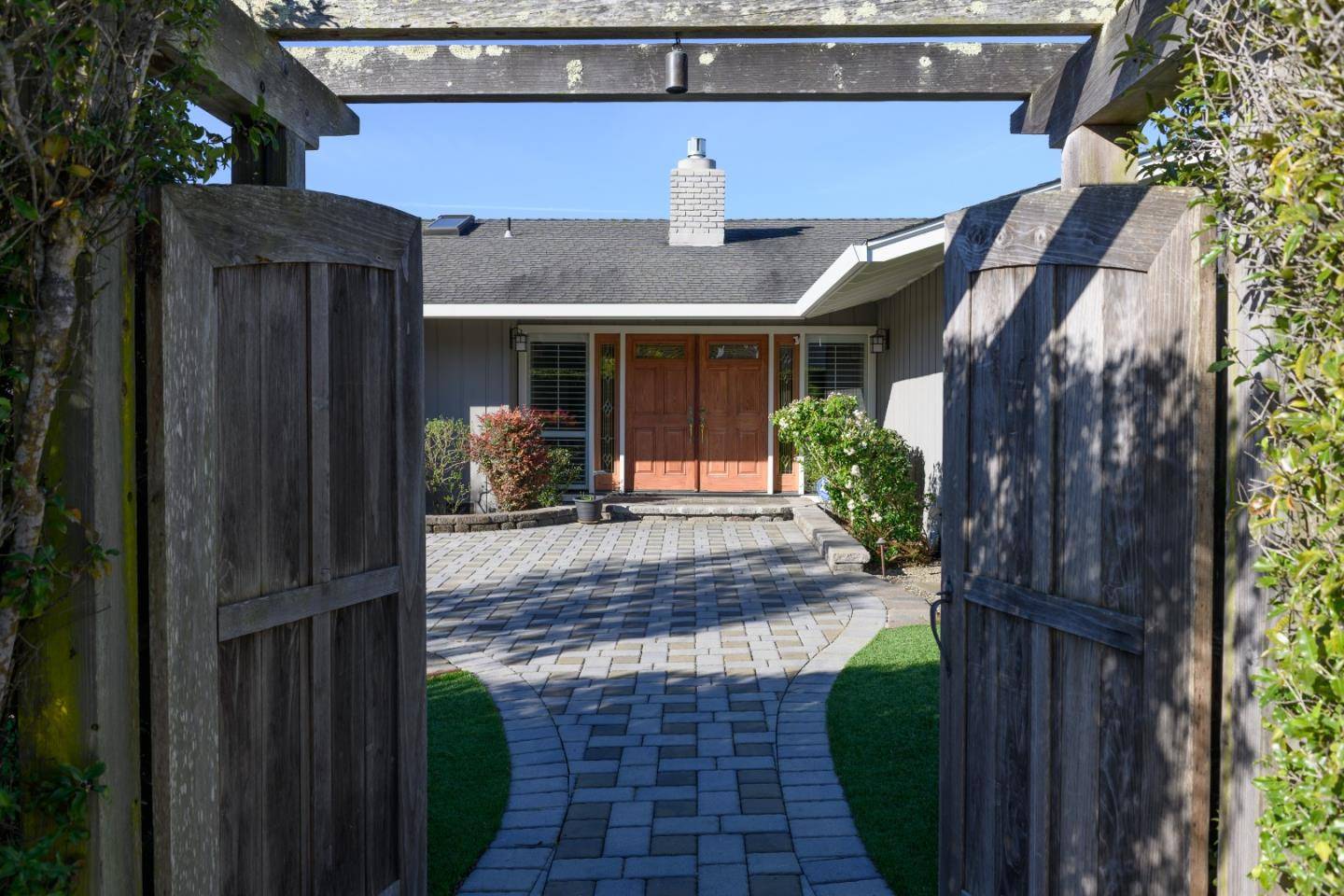 Aptos, CA 95003,940 Pinehurst DR