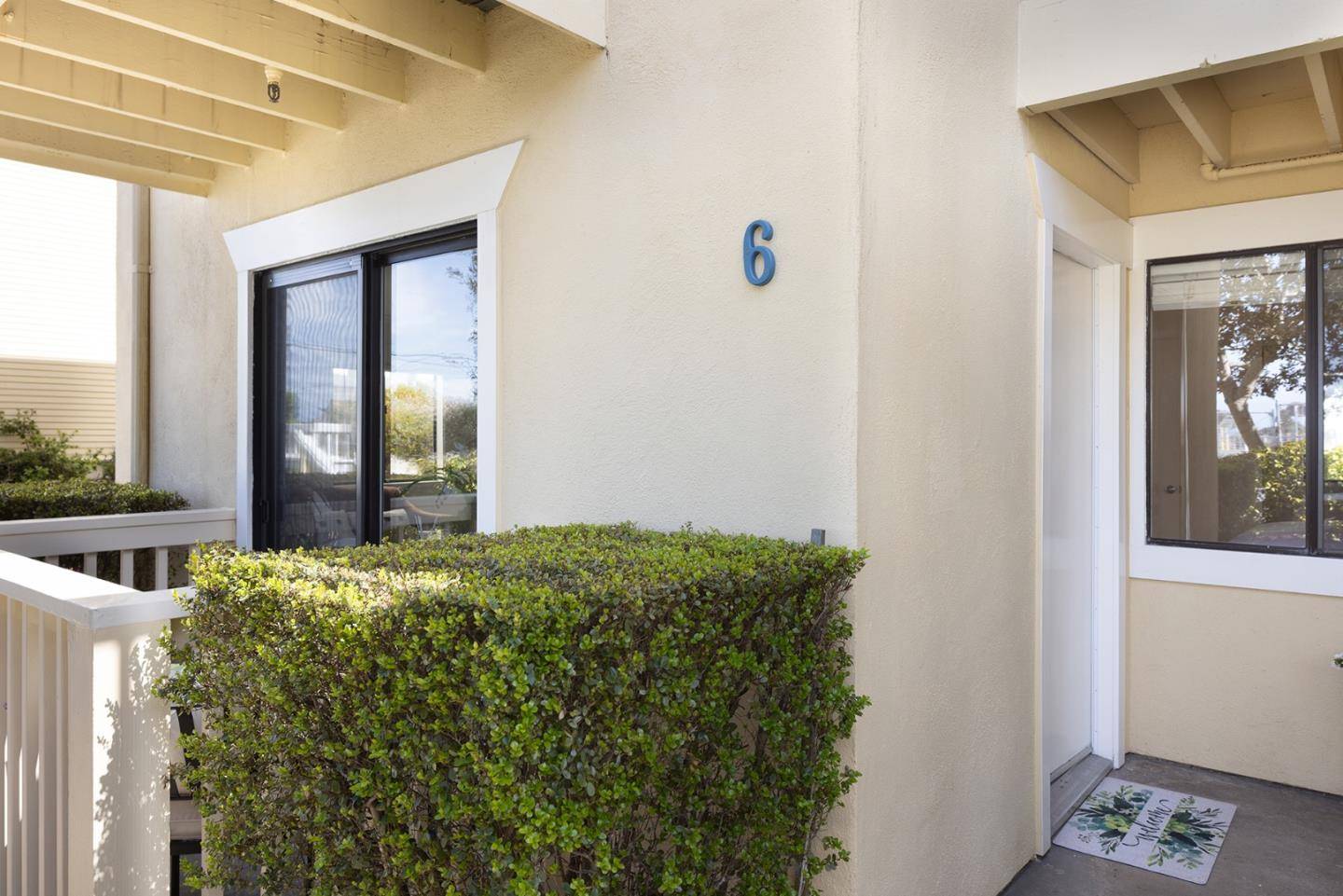 Monterey, CA 93940,585 Laine ST 6
