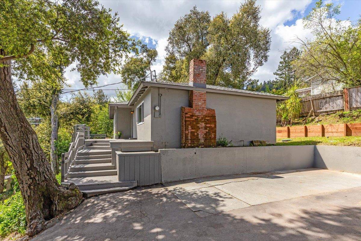Los Gatos, CA 95033,21525 Madrone DR