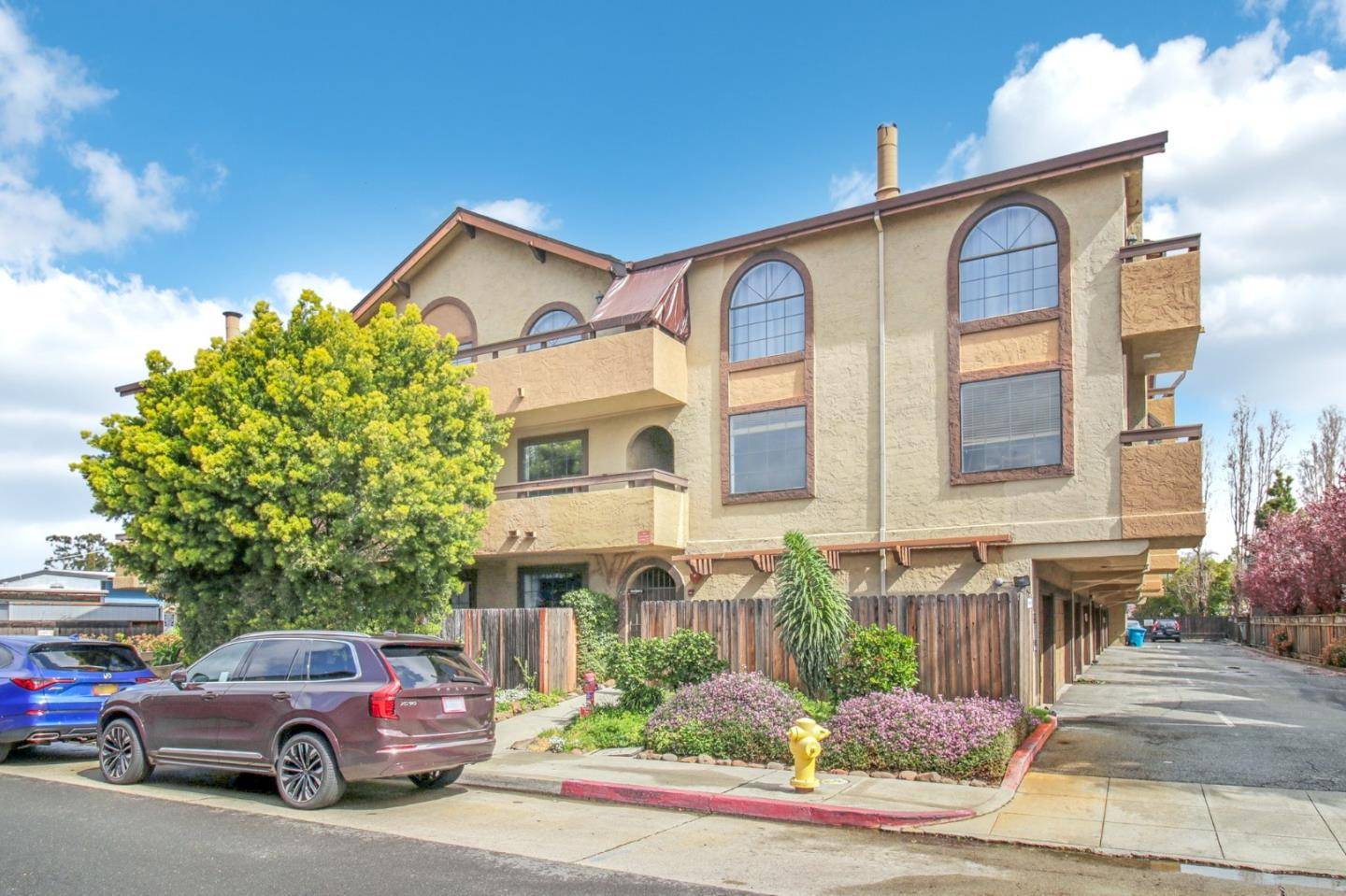 San Mateo, CA 94401,711 S Bayshore BLVD 23