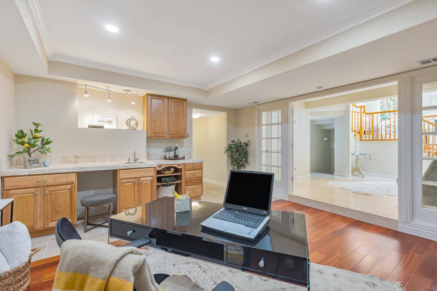 Cupertino, CA 95014,10055 Crescent RD