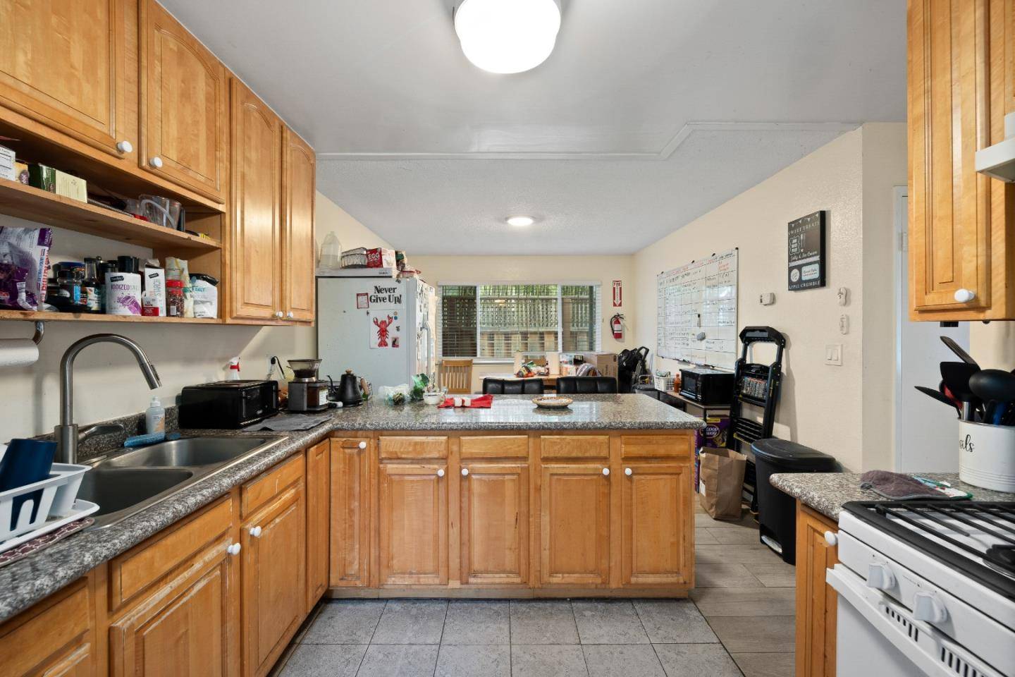 Berkeley, CA 94703,1819 Carleton ST