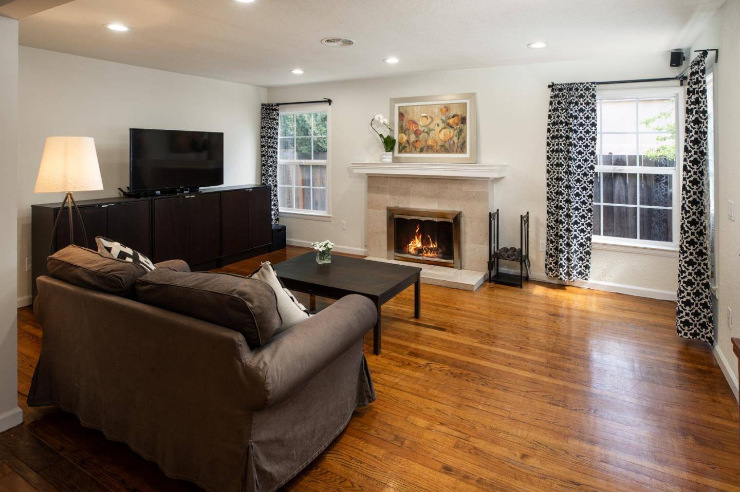 Redwood City, CA 94061,402 Poplar AVE