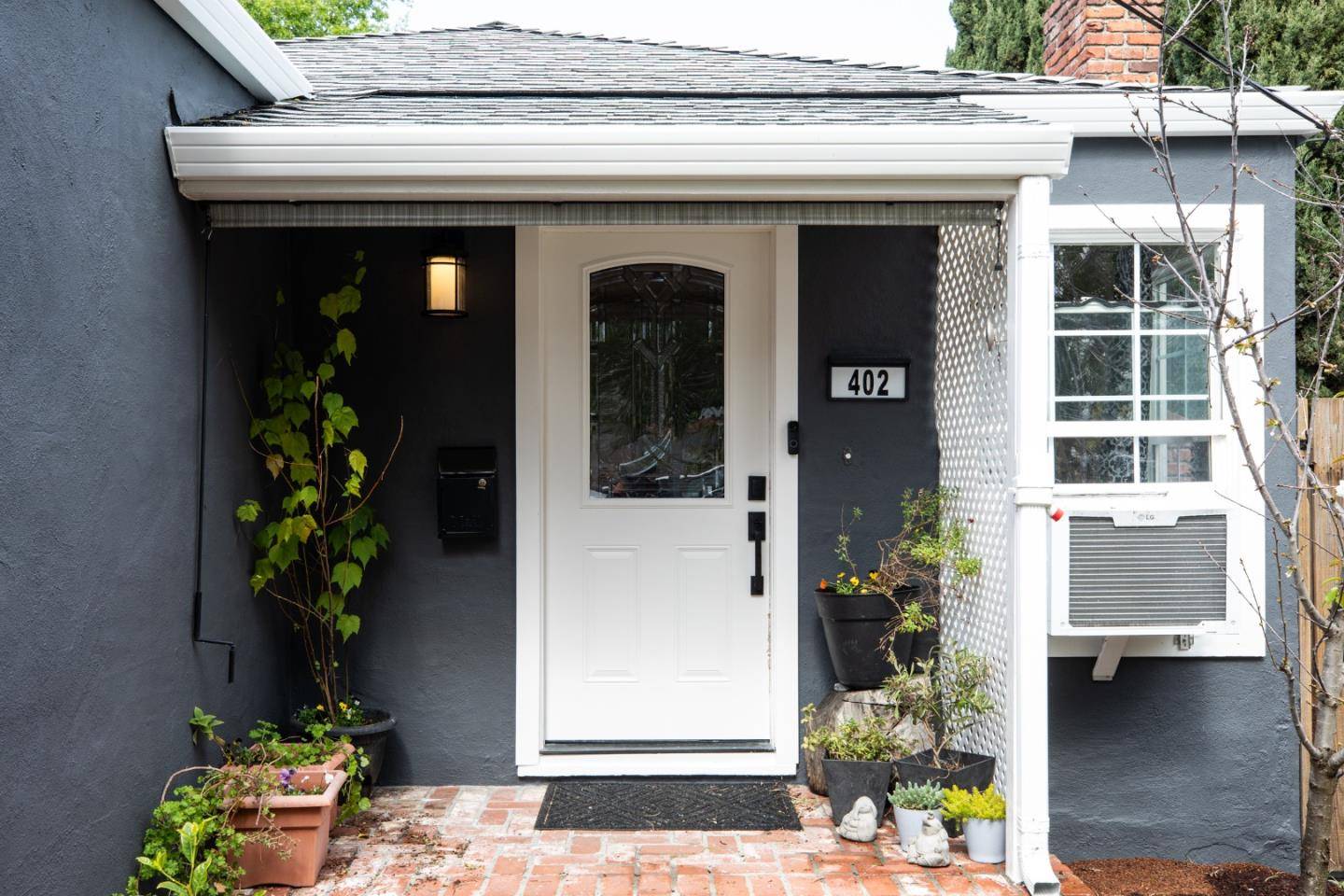 Redwood City, CA 94061,402 Poplar AVE