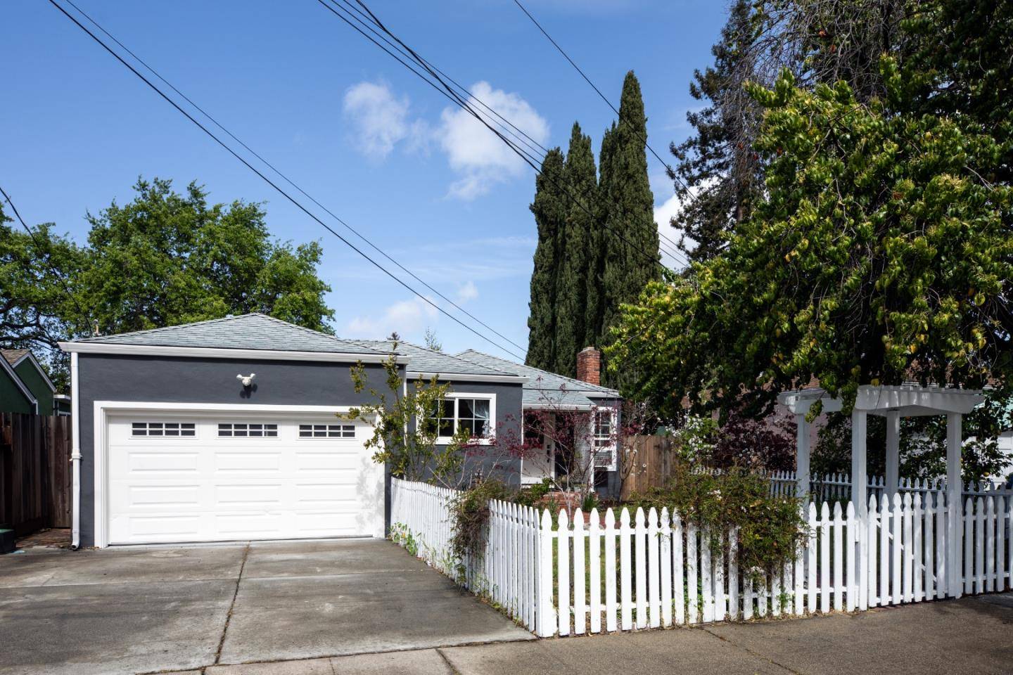 Redwood City, CA 94061,402 Poplar AVE