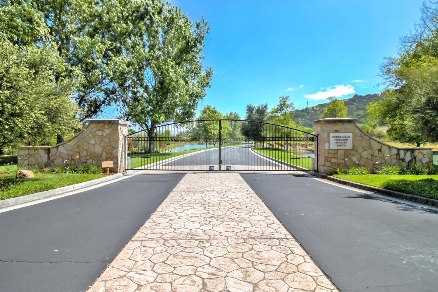 San Martin, CA 95046,1265 Lions Peak LN