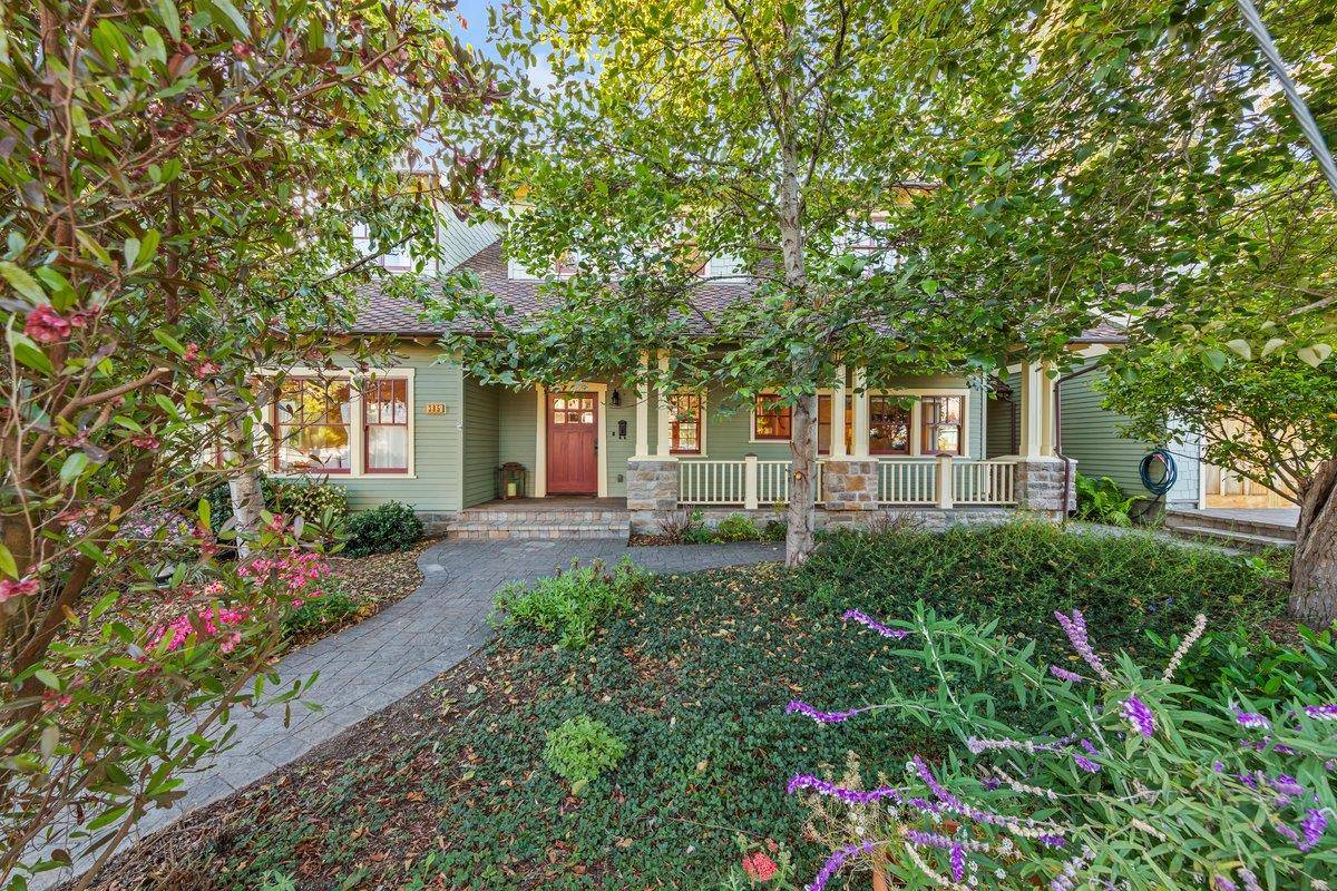 Half Moon Bay, CA 94019,385 Miramar DR