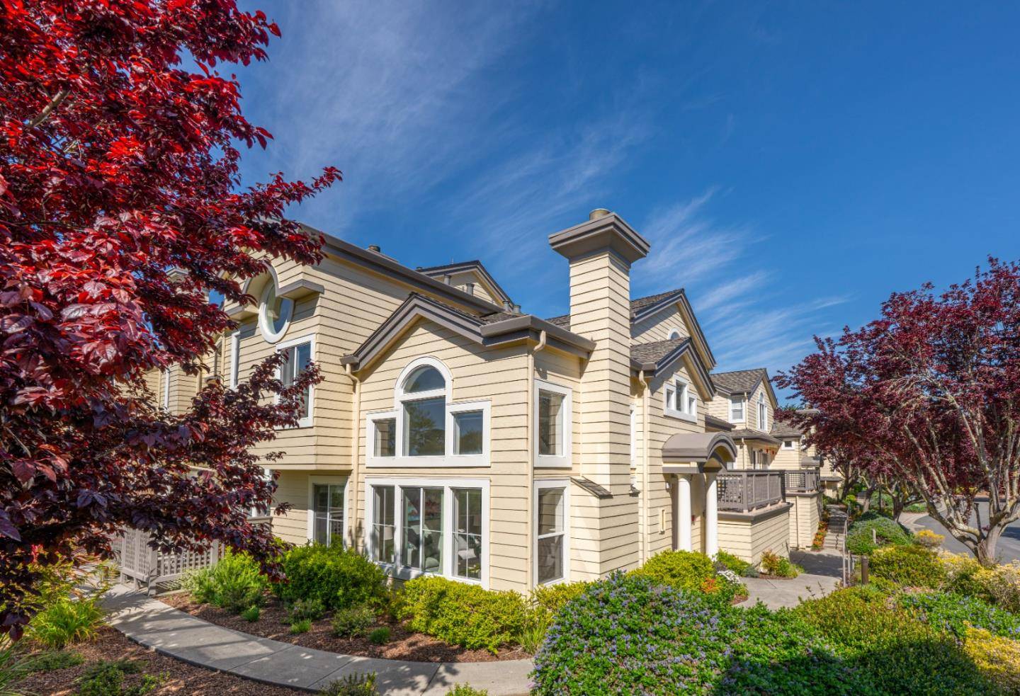 Half Moon Bay, CA 94019,23 Erin LN