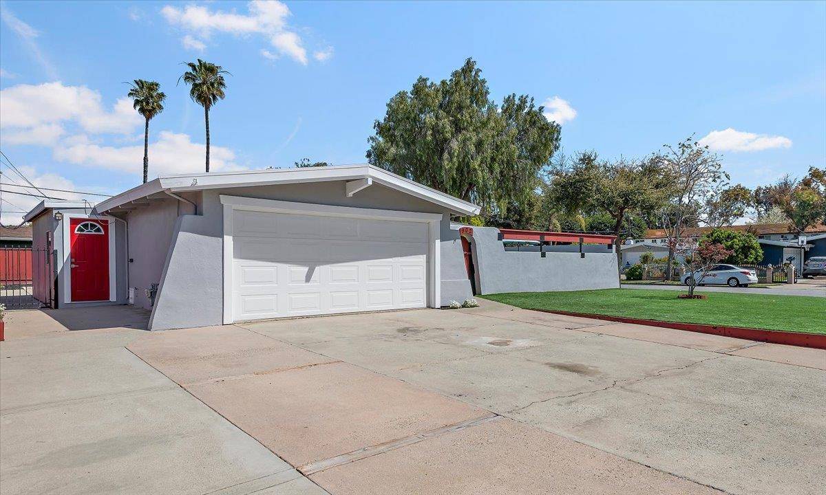 Sunnyvale, CA 94089,902 Blazingwood DR