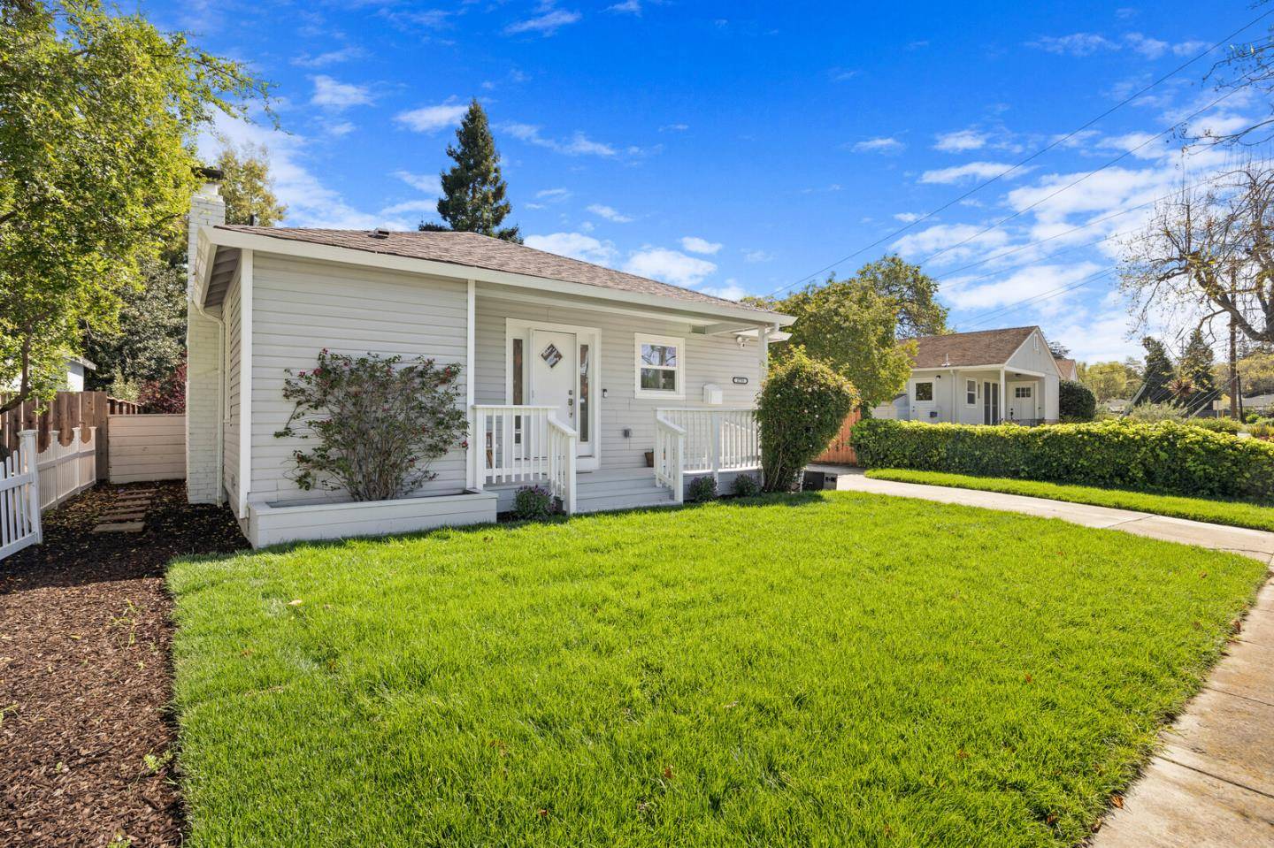 Menlo Park, CA 94025,3755 Bay RD