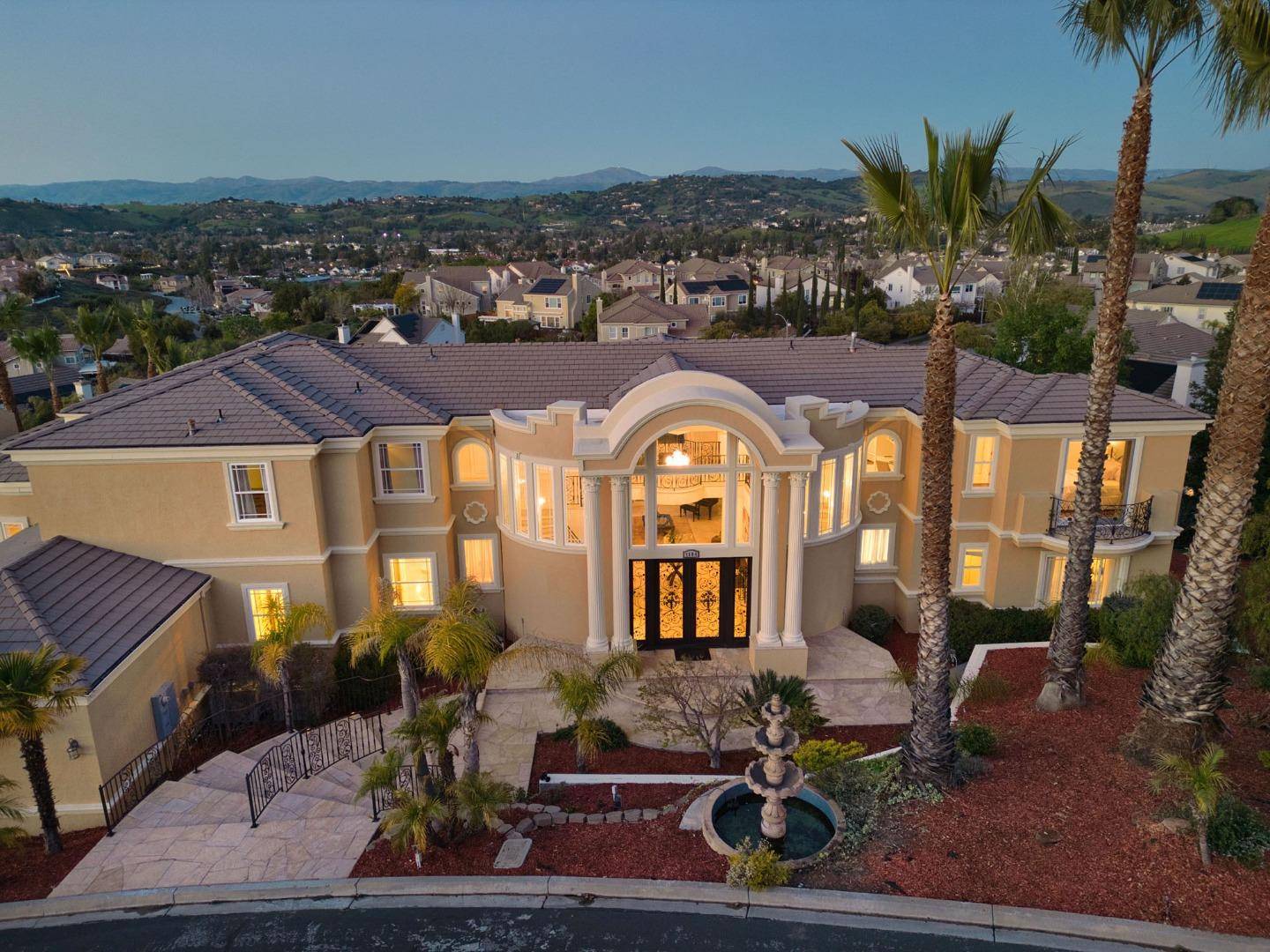 San Jose, CA 95120,7184 Glenview DR