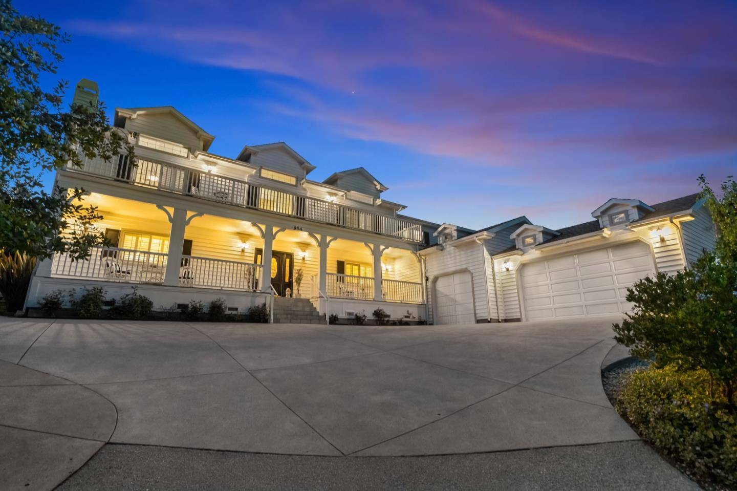 Redwood City, CA 94062,954 Lakeview WAY