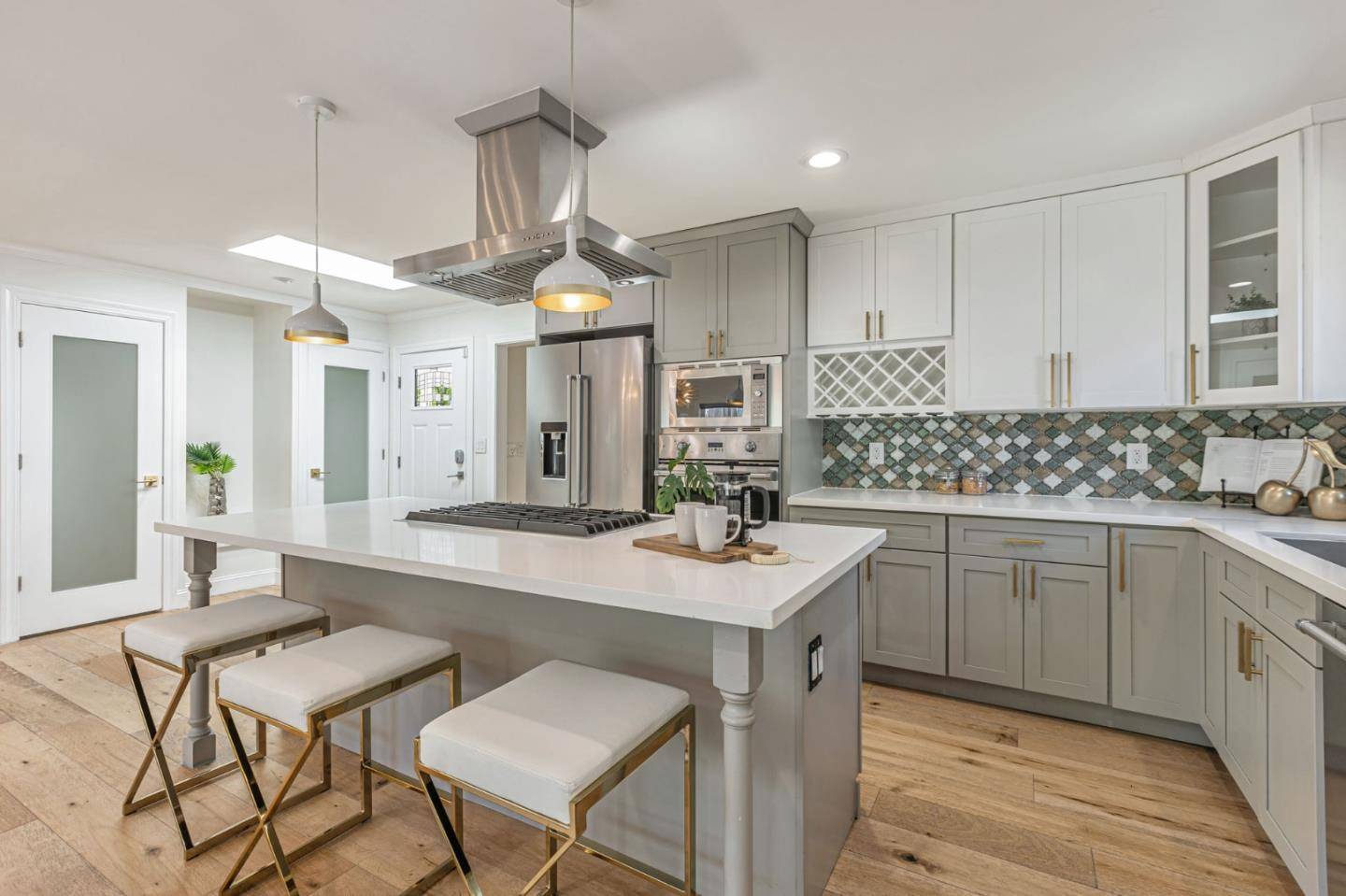 San Jose, CA 95128,658 S Daniel WAY