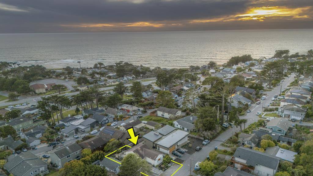 Moss Beach, CA 94038,854 Kelmore ST