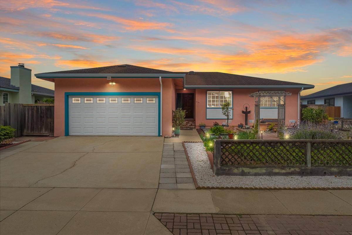 Marina, CA 93933,3127 Lake DR