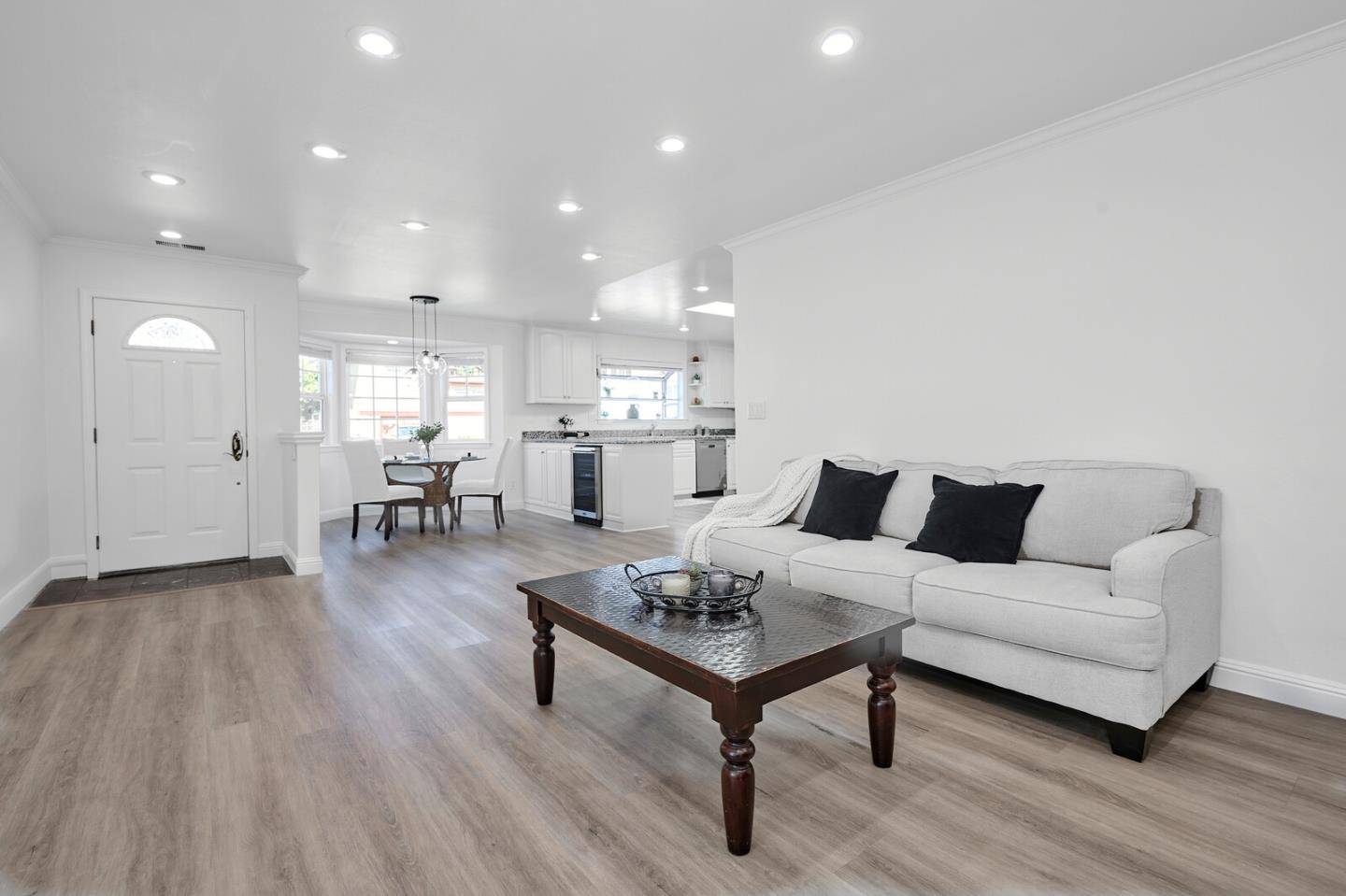 South San Francisco, CA 94080,873 Newman DR