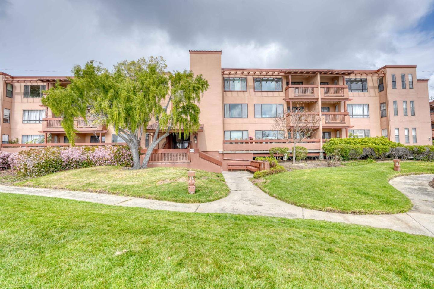 San Mateo, CA 94404,465 Fathom DR 106