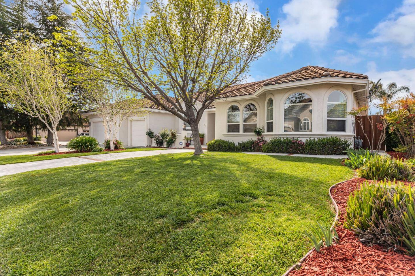Hollister, CA 95023,95 Marcus CT