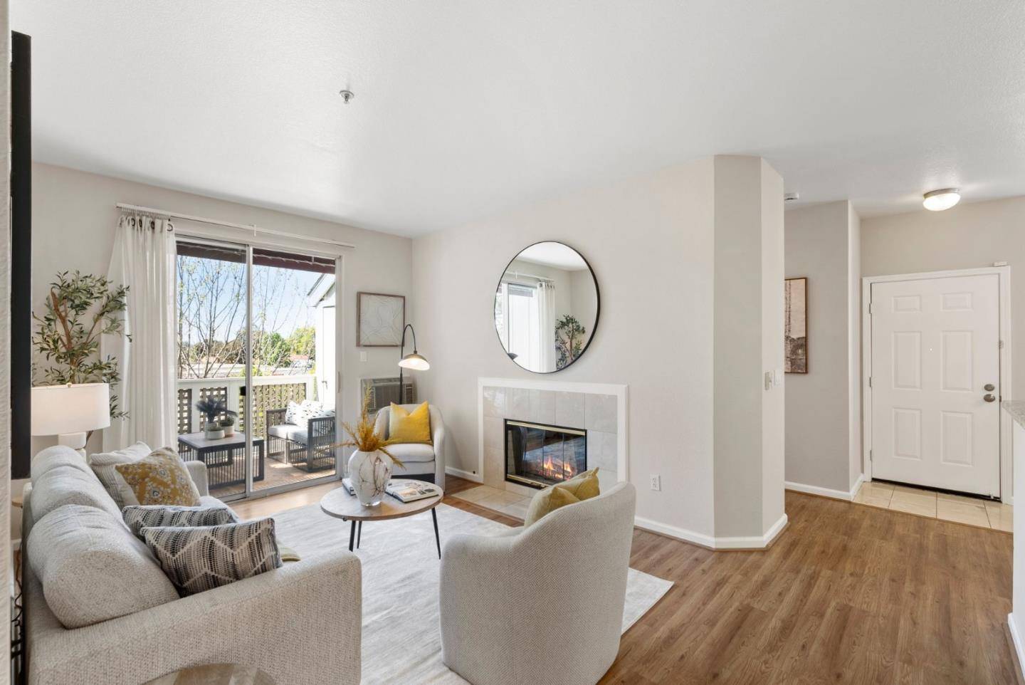 Sunnyvale, CA 94085,250 Santa Fe TER 322