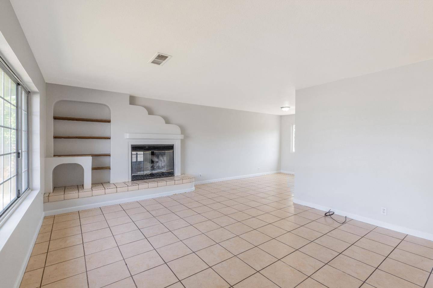 Gilroy, CA 95020,610 W 10th ST