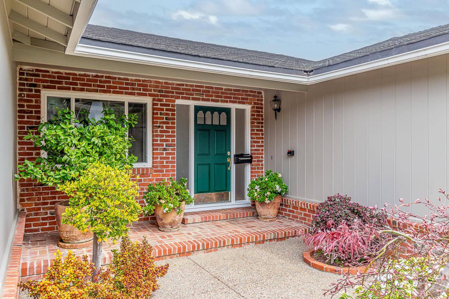 San Mateo, CA 94402,712 Foothill DR