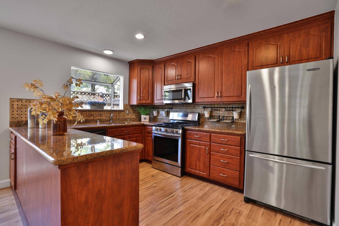 San Jose, CA 95124,5379 Rucker DR