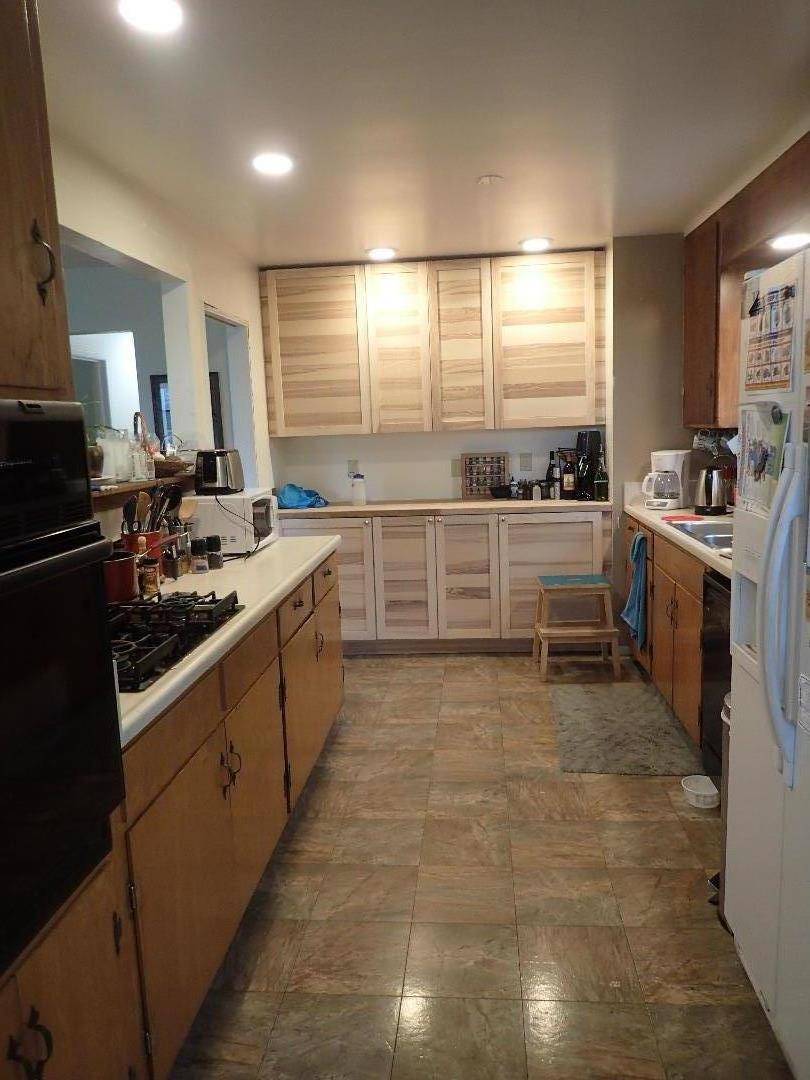 Santa Cruz, CA 95060,220 Kenneth ST