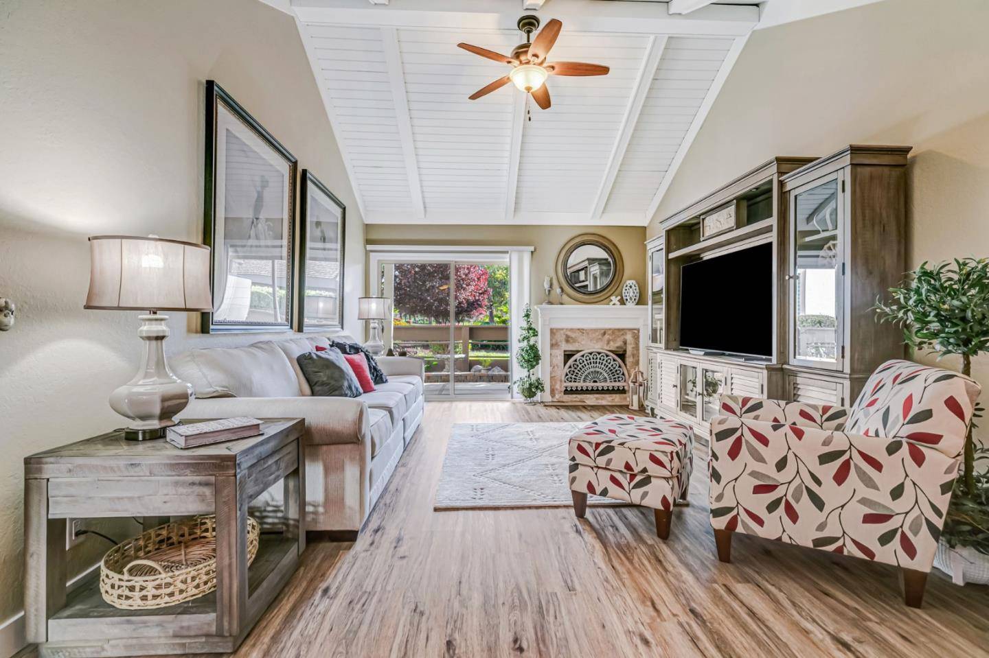 San Jose, CA 95135,6094 Montgomery CT
