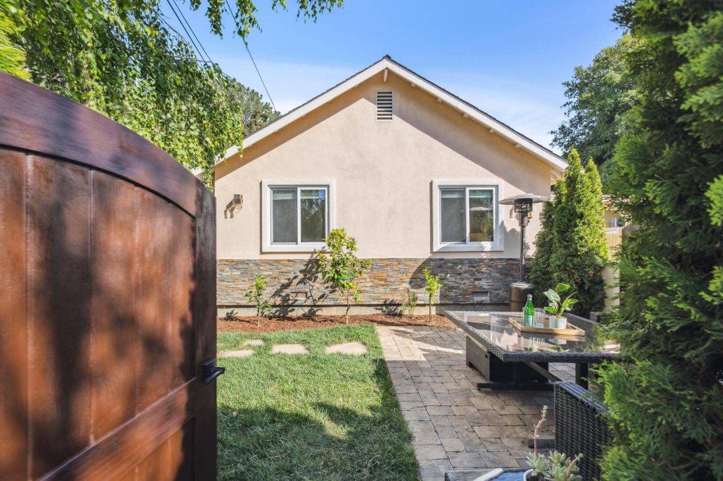 Palo Alto, CA 94301,754 Homer AVE