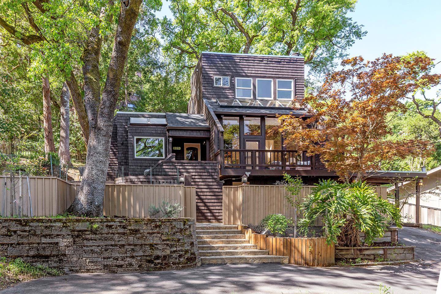 Portola Valley, CA 94028,128 Los Trancos CIR