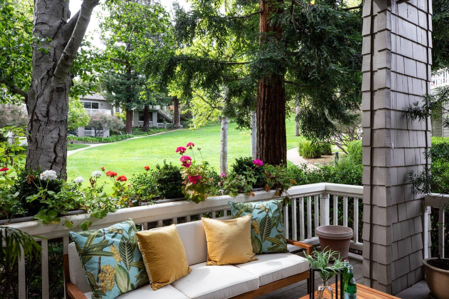Los Altos, CA 94022,611 Manresa LN