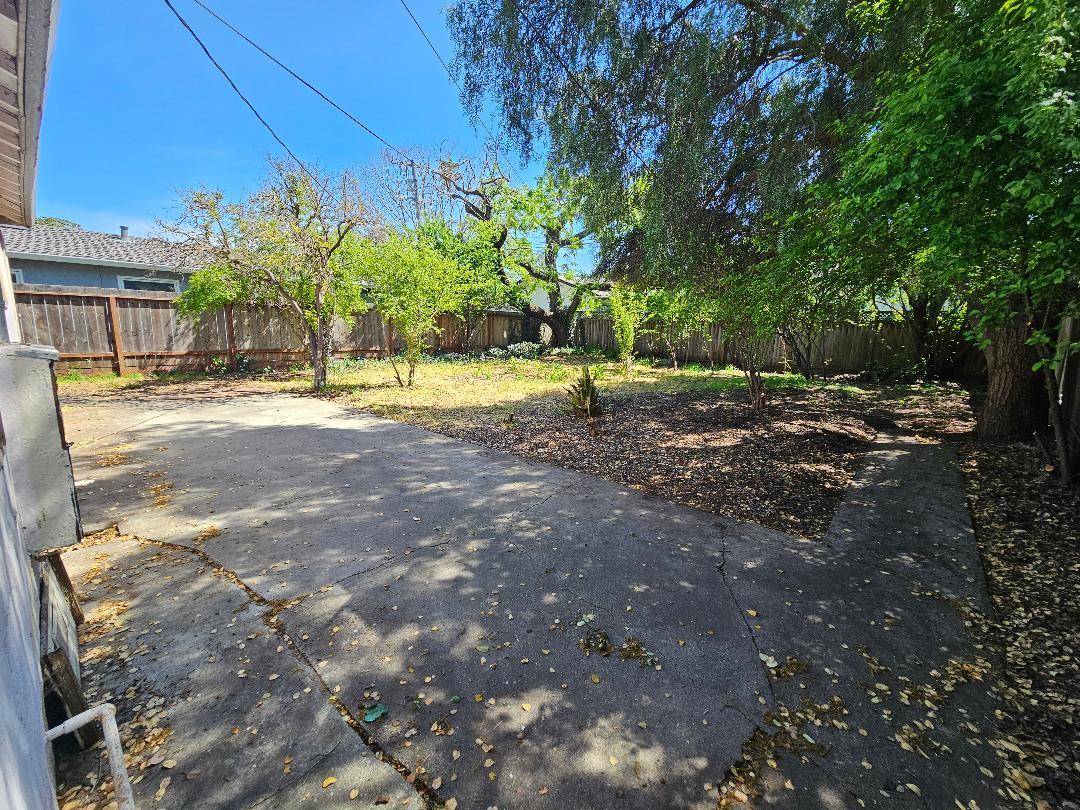 Redwood City, CA 94063,3234 Hoover ST