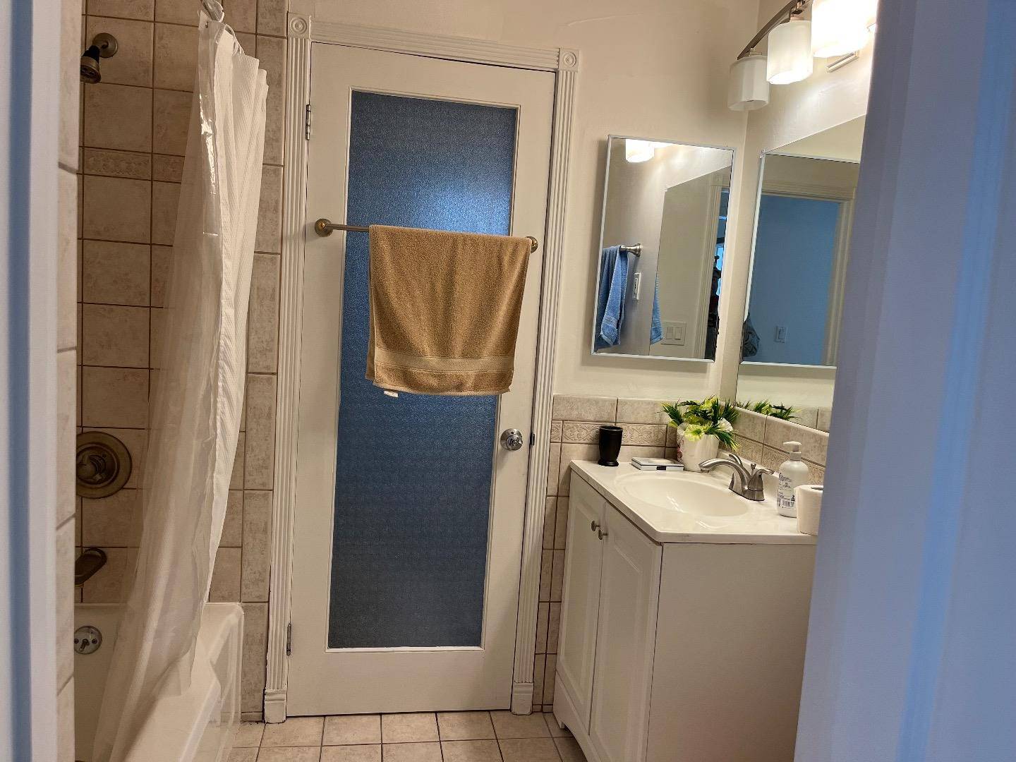Menlo Park, CA 94025,684 Roble AVE