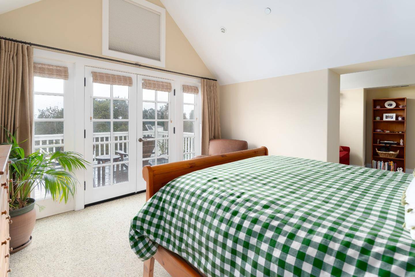 Portola Valley, CA 94028,270 Gabarda WAY