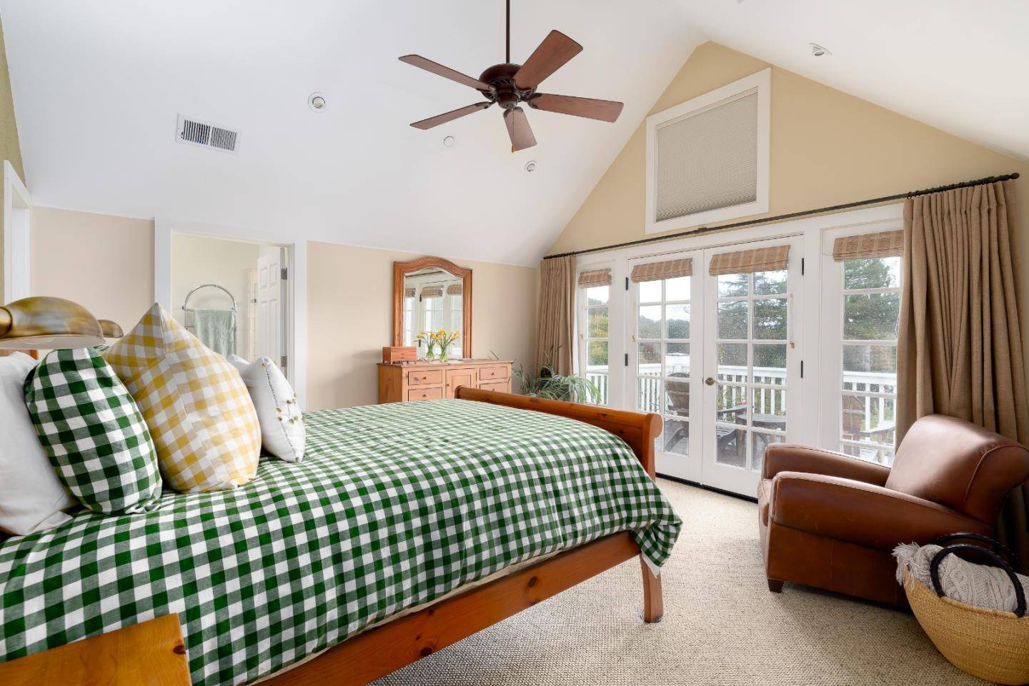 Portola Valley, CA 94028,270 Gabarda WAY