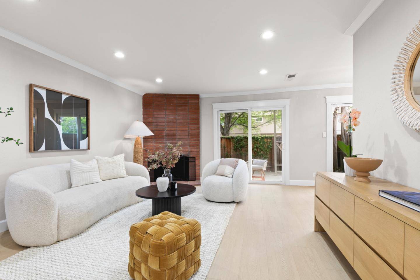 Mountain View, CA 94043,447 Lotus LN