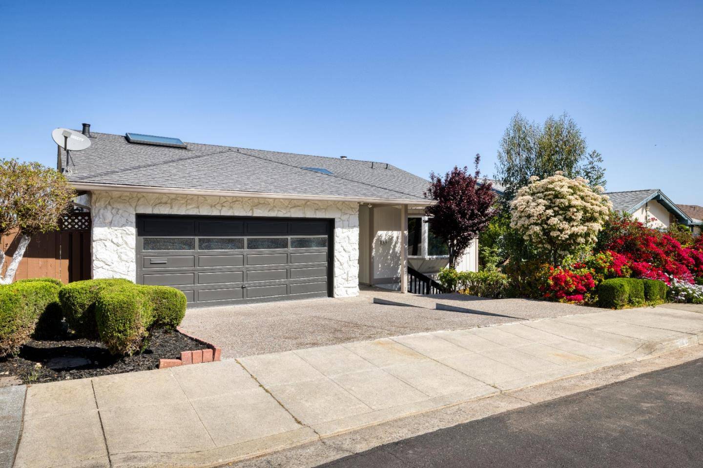 Belmont, CA 94002,924 Anita AVE