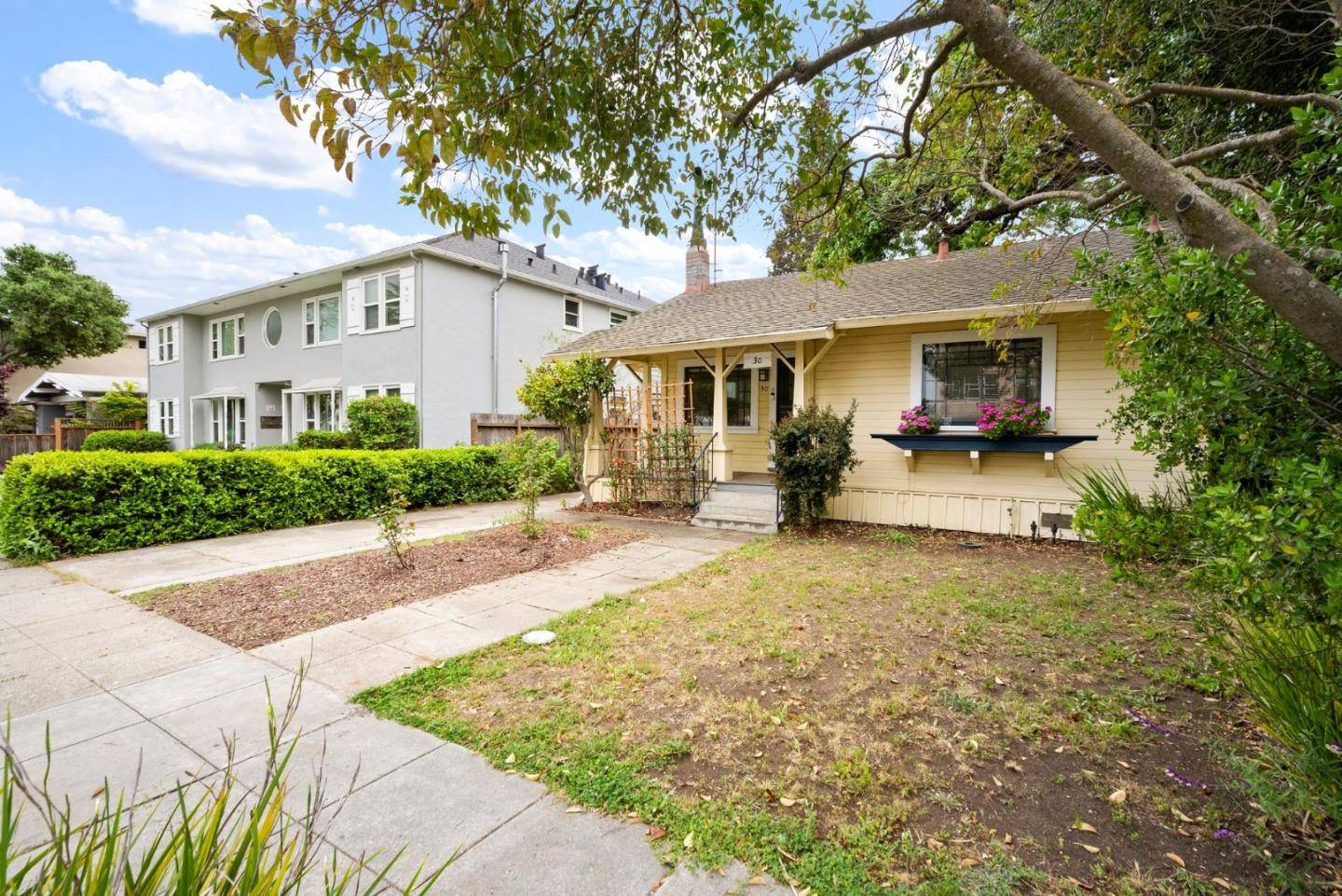 Redwood City, CA 94062,30 Clinton ST