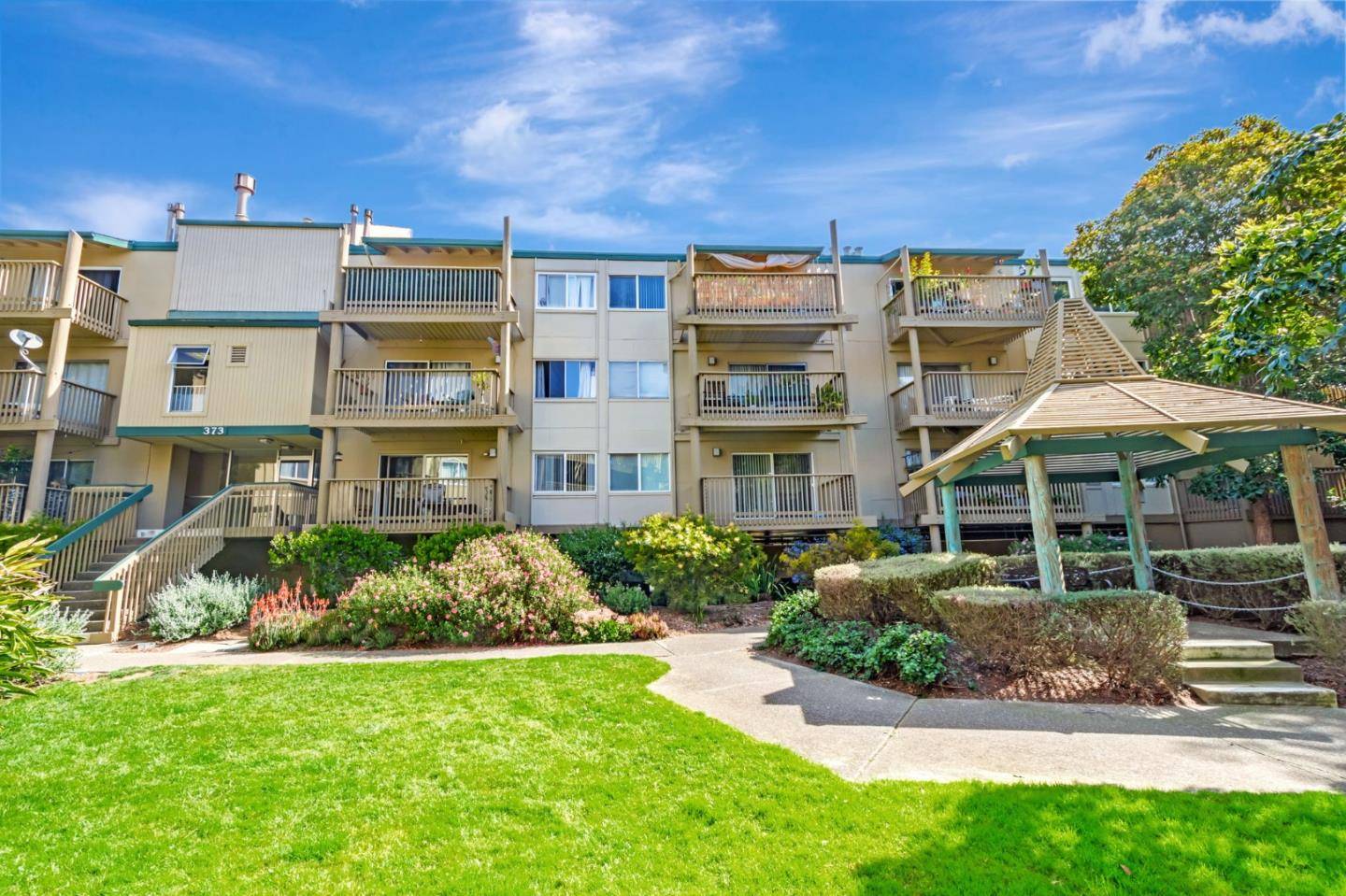 Daly City, CA 94015,373 Half Moon LN 307