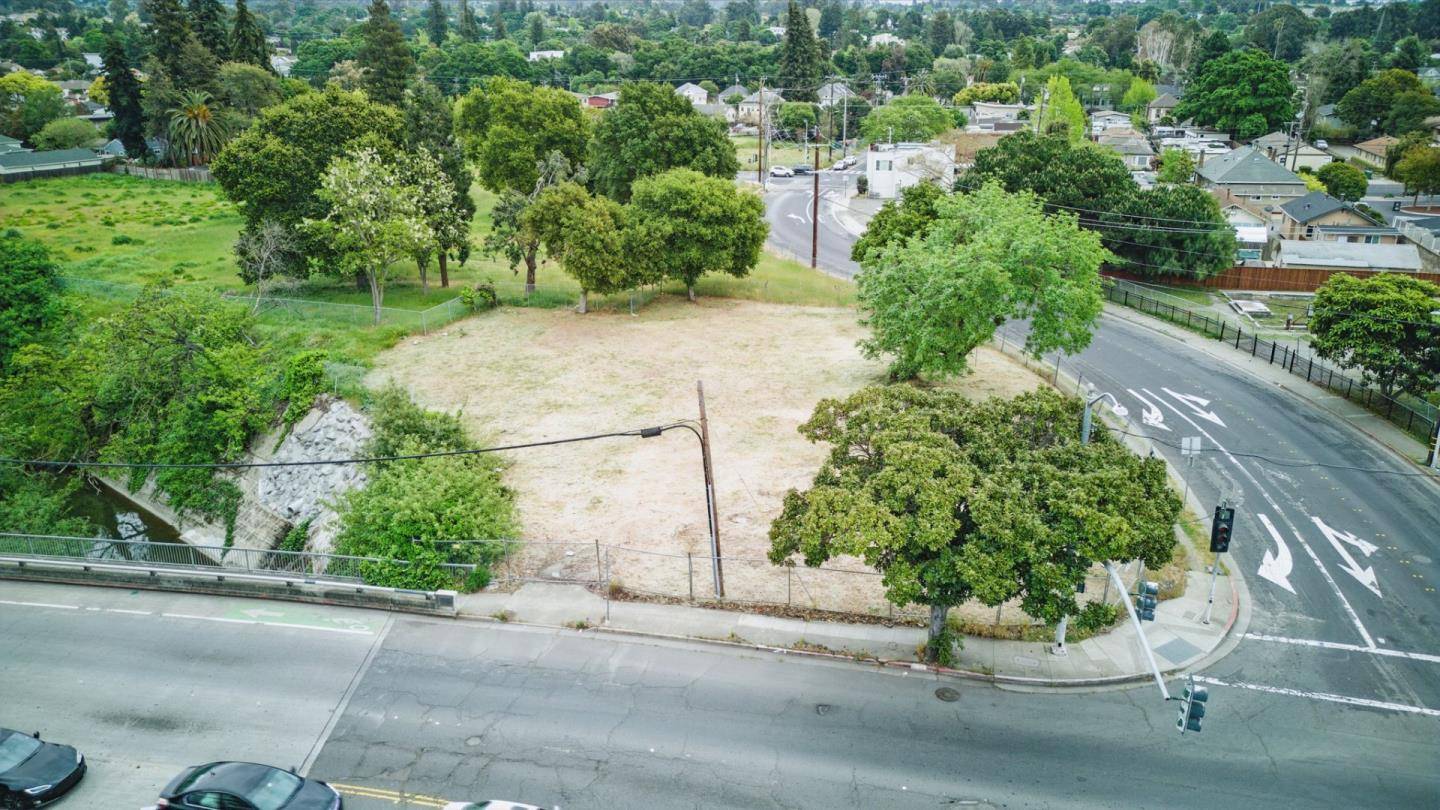 Hayward, CA 94541,1399 A ST