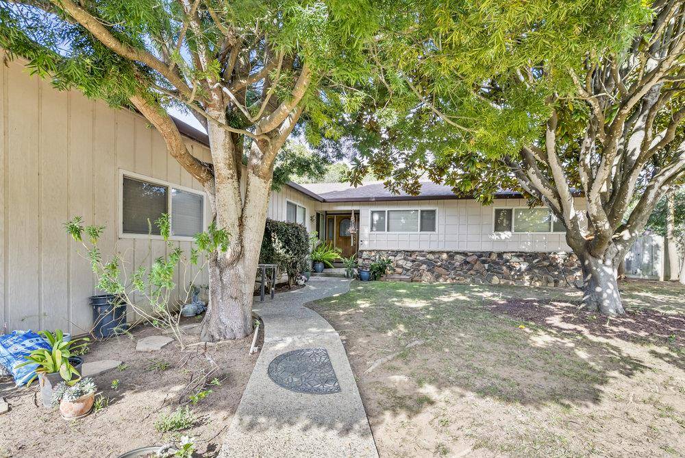 Salinas, CA 93907,9355 Canyon Oak RD